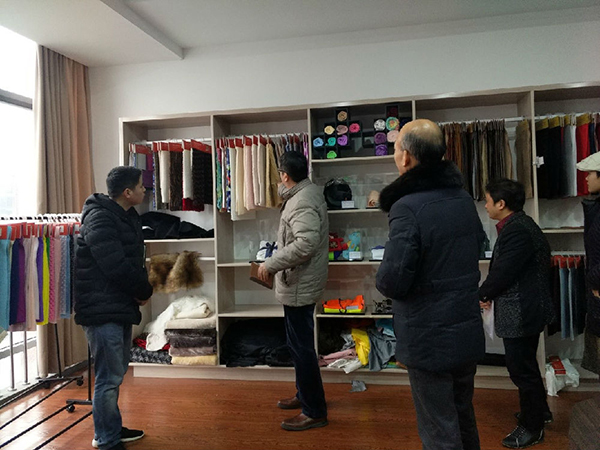 浙江纺织工程学会湖州丝绸小镇协同创新服务站调研活动启动-浙江省纺织工程学会 _05.jpg