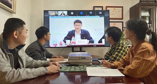“四方协同 针纺织就共富梦” 学会秘书长李启正在省科协“一县一业一学会”促共富行动推进会上作典型工作汇报_005.jpg