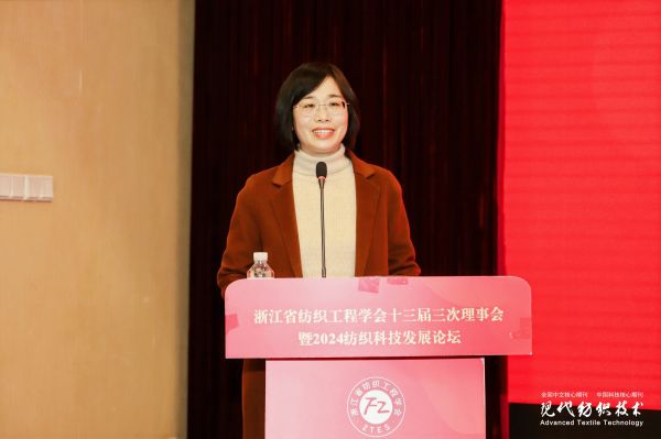 毛芸芸.jpg